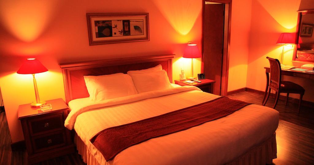 Mirador Hotel Manama Exterior photo