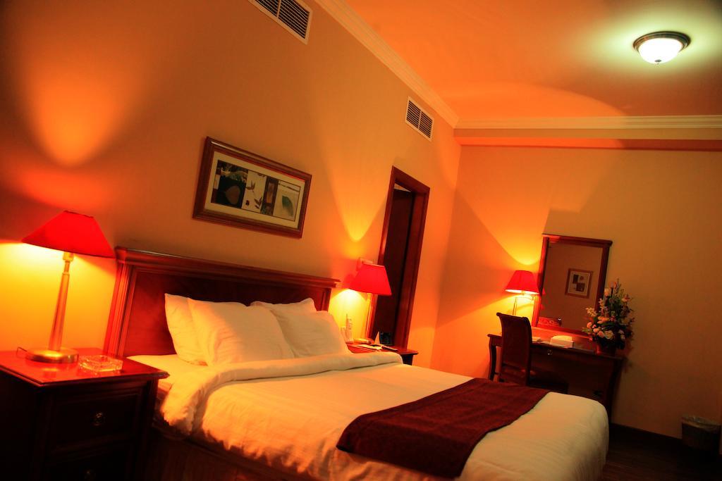 Mirador Hotel Manama Exterior photo